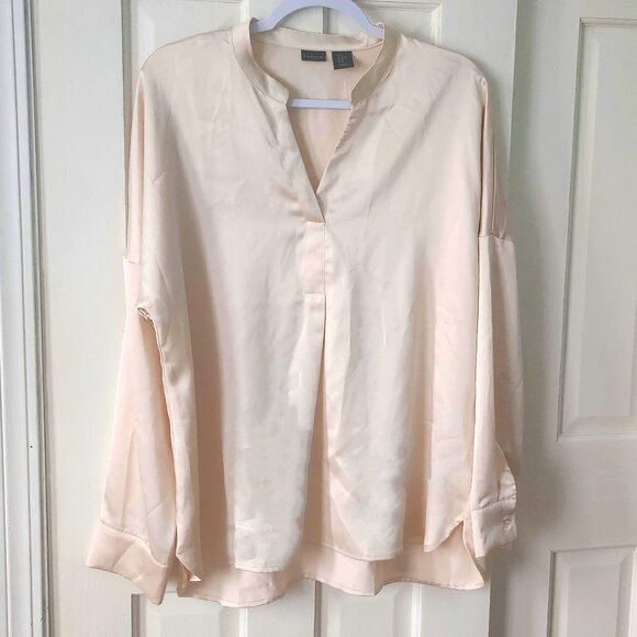 Tahari Tops - Tahari Cream Blouse